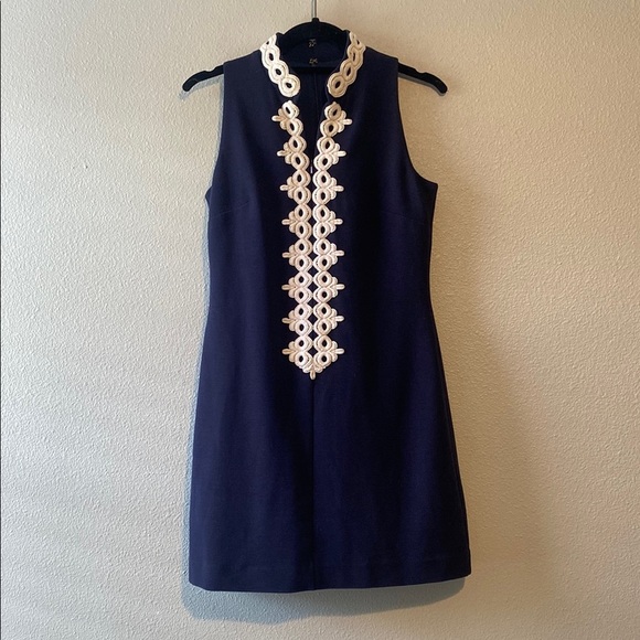 LILLY PULITZER
WOMEN'S CALLISTA HIGH COLLAR SHIFT DRESS - Picture 3 of 6